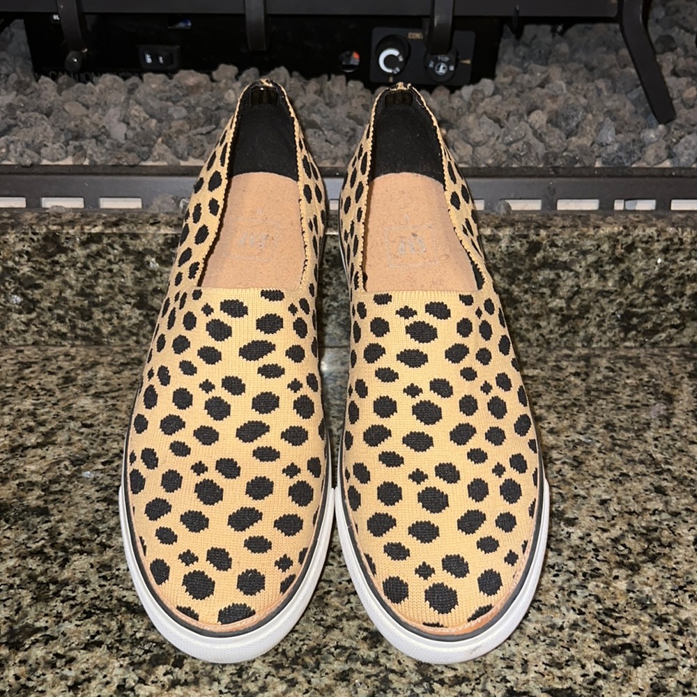 GAP Leopard Slip-on Sneakers Sz 9